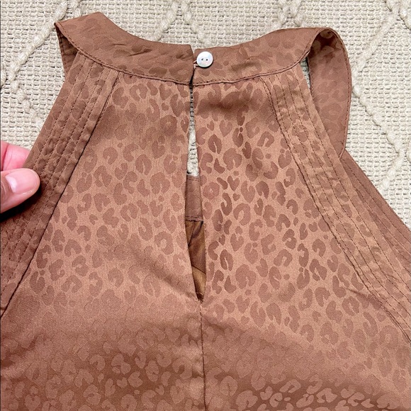 Sleeveless Halter Top - Picture 3 of 16